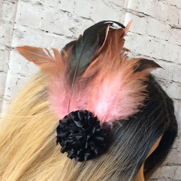 🎀 3PC PINK FEATHER BRA HAIR CLIP NECKLACE BOHO HARNESS COVER BURNINGMAN STYLE - Picture 3 of 7